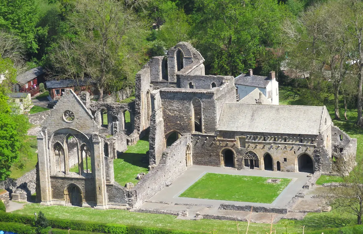 Valle Crucis Abbey, Llangollen