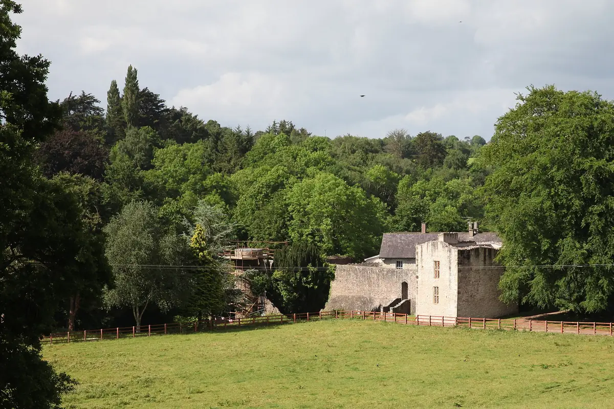 Benburb Priory and Benburb Castle, Benburb