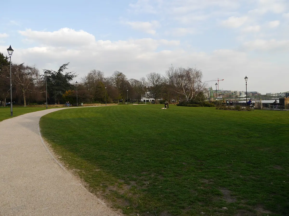 Furnivall Gardens and Hammersmith riverside, Hammersmith