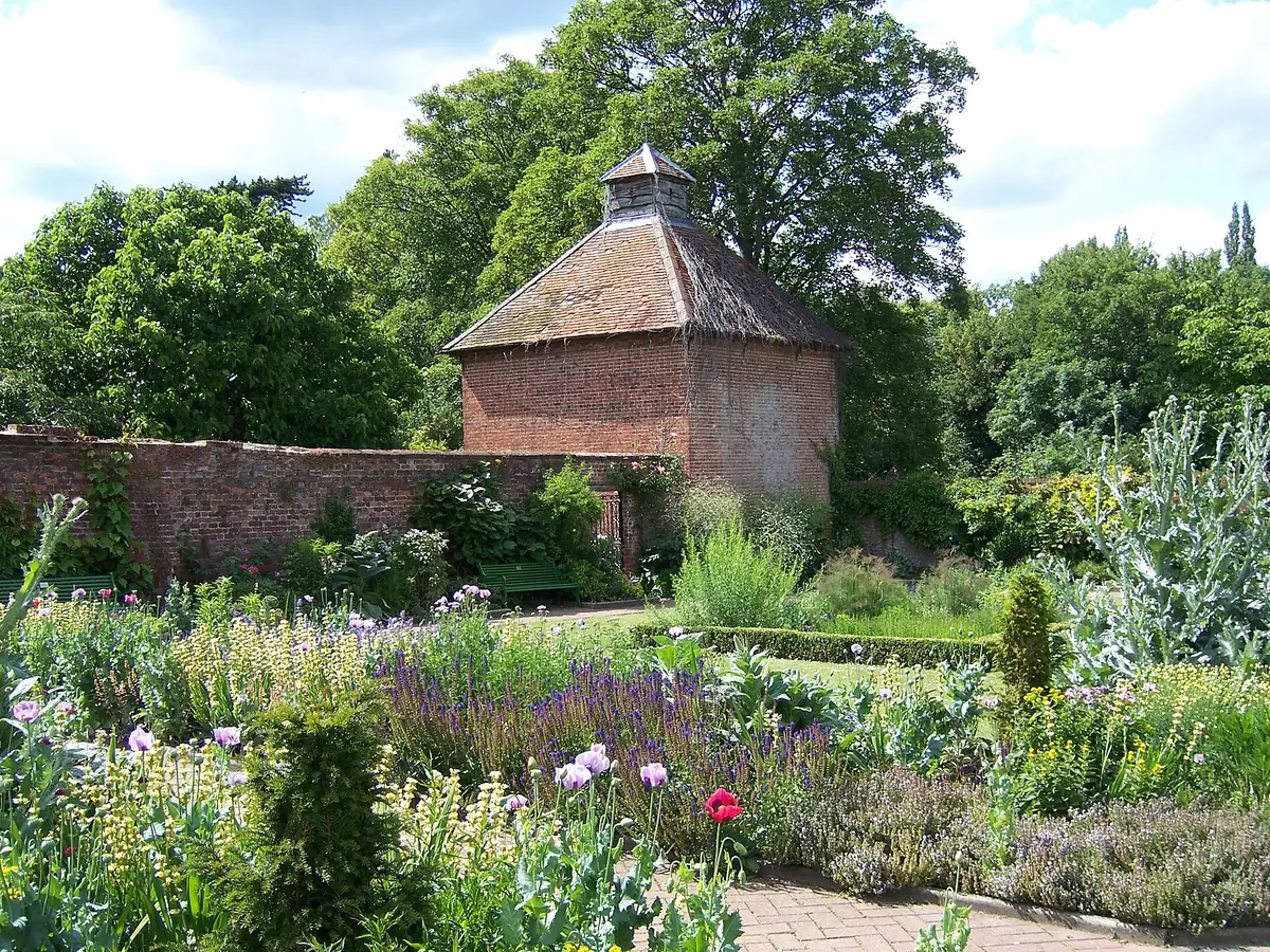 Eastcote House Gardens, Eastcote