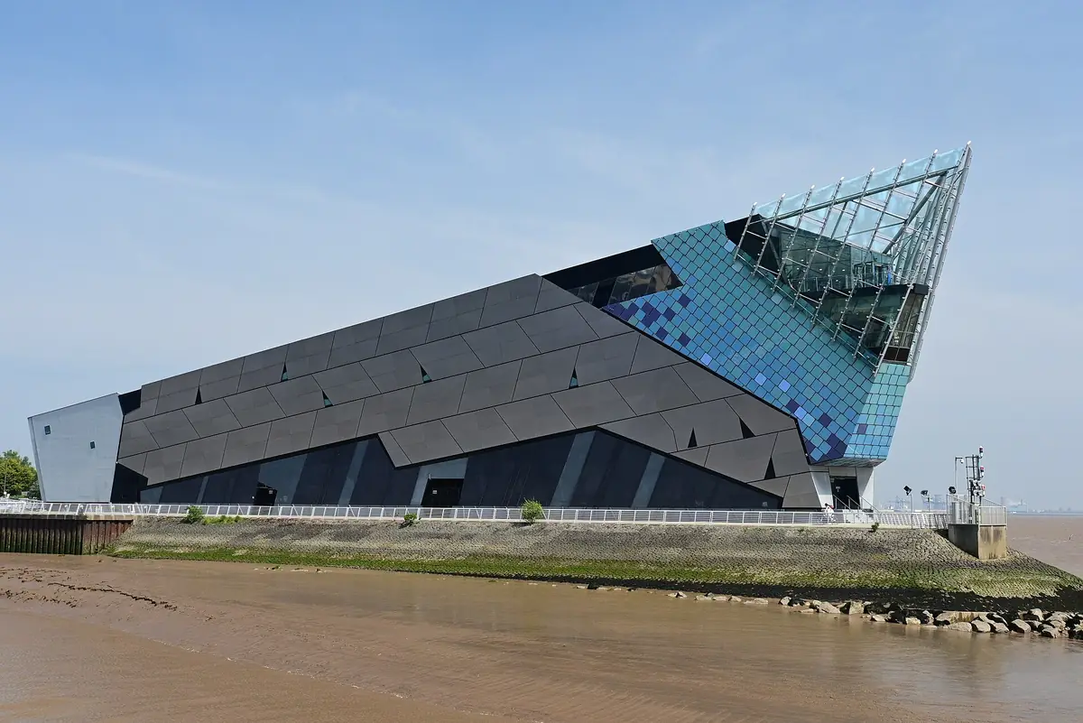 The Deep, Hull