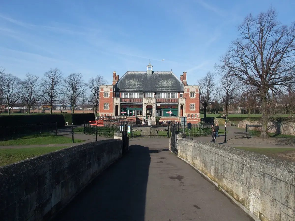 Abbey Park, Belgrave