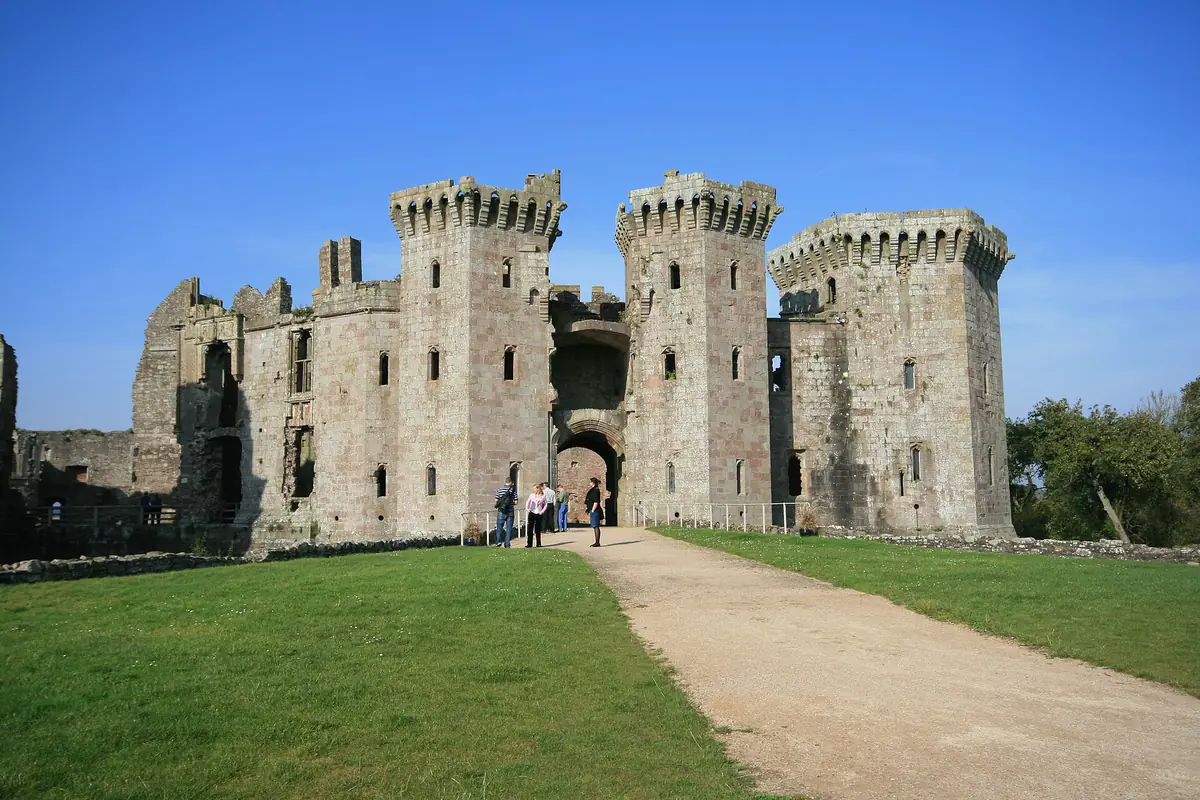Raglan Castle, Raglan