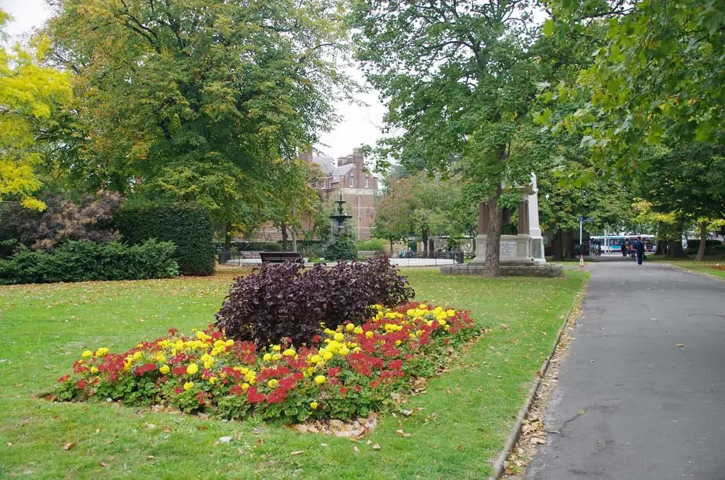 Victoria Park, Landport