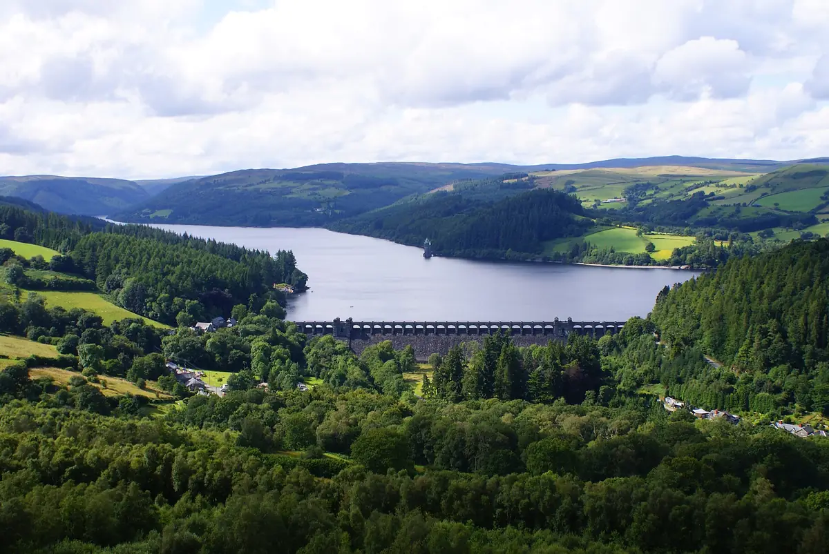 Lake Vyrnwy, Llanwddyn