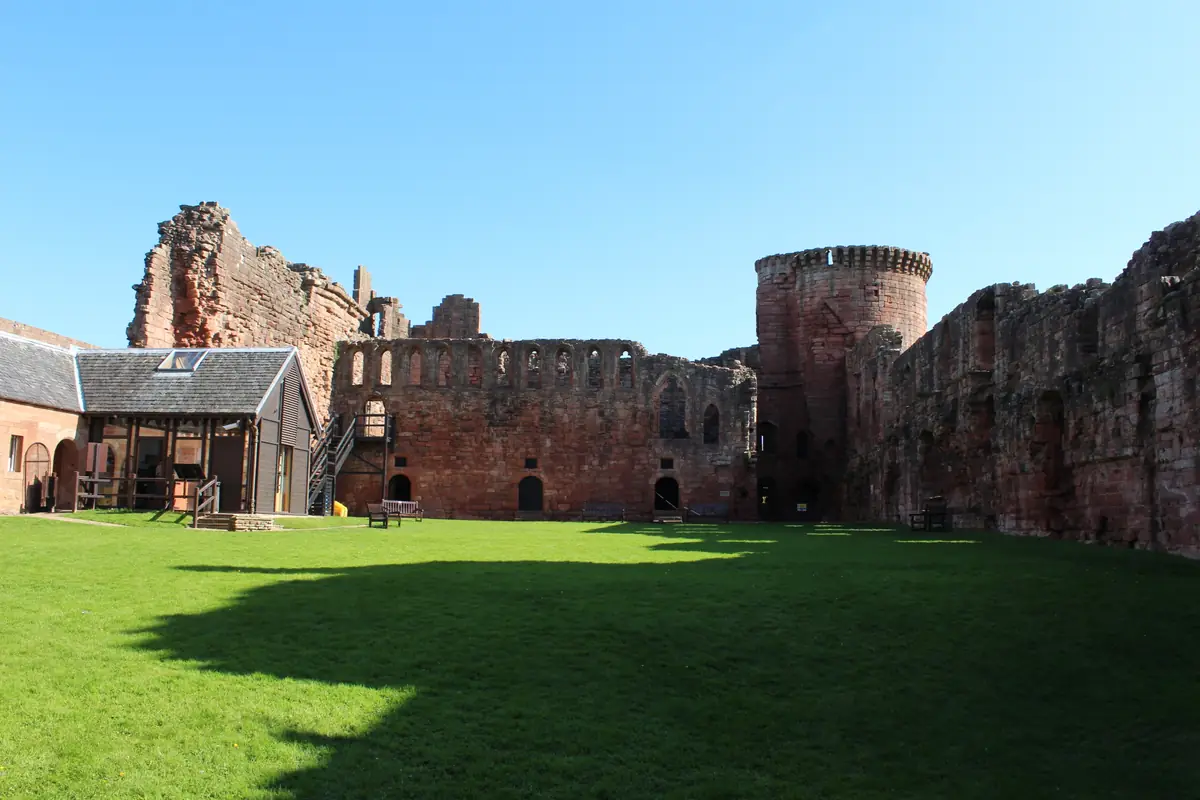Bothwell Castle, Uddingston