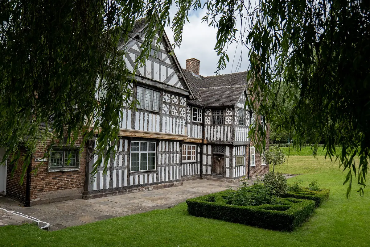 Ford Green Hall, Smallthorne