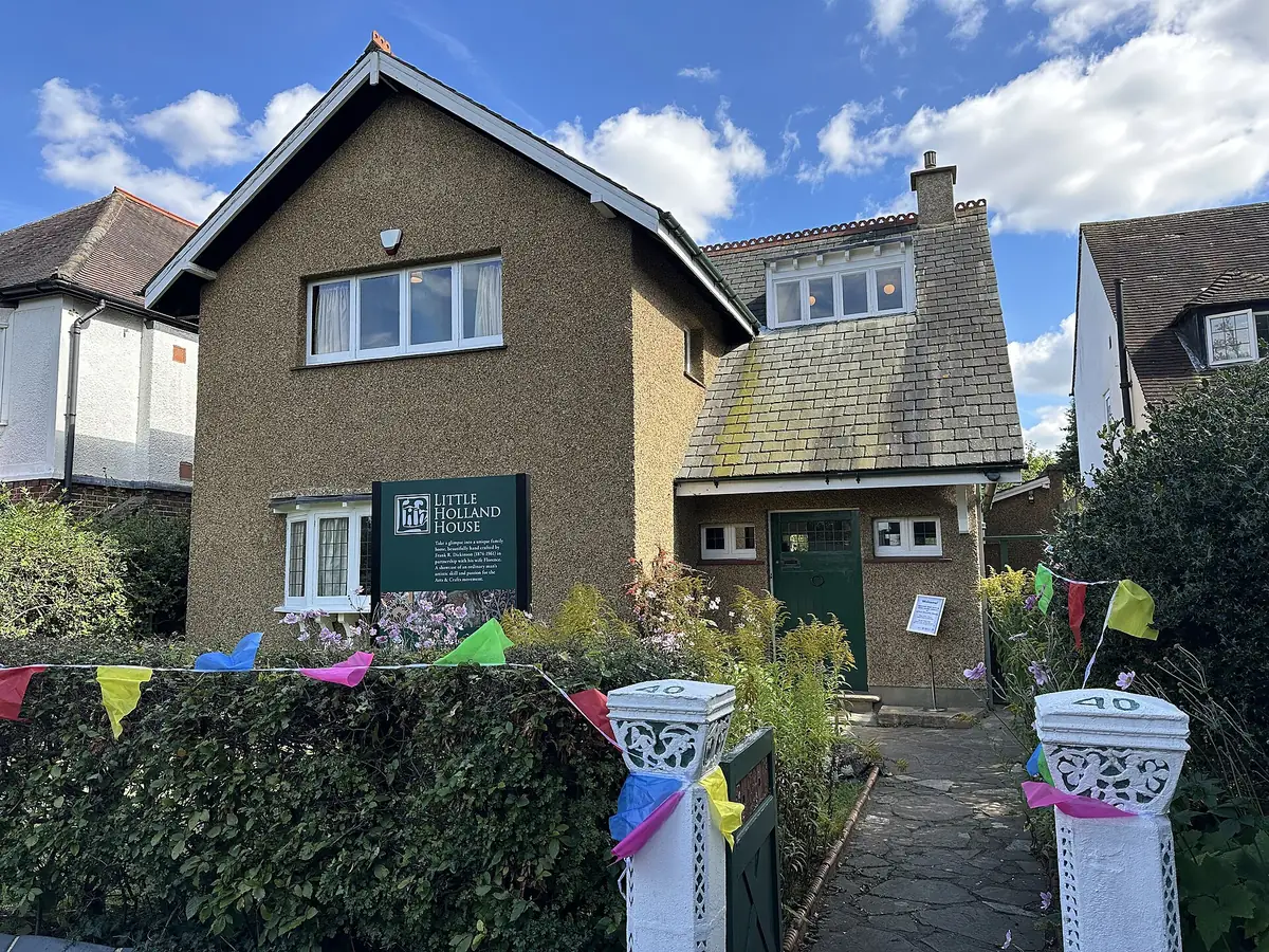 Little Holland House, Carshalton Beeches