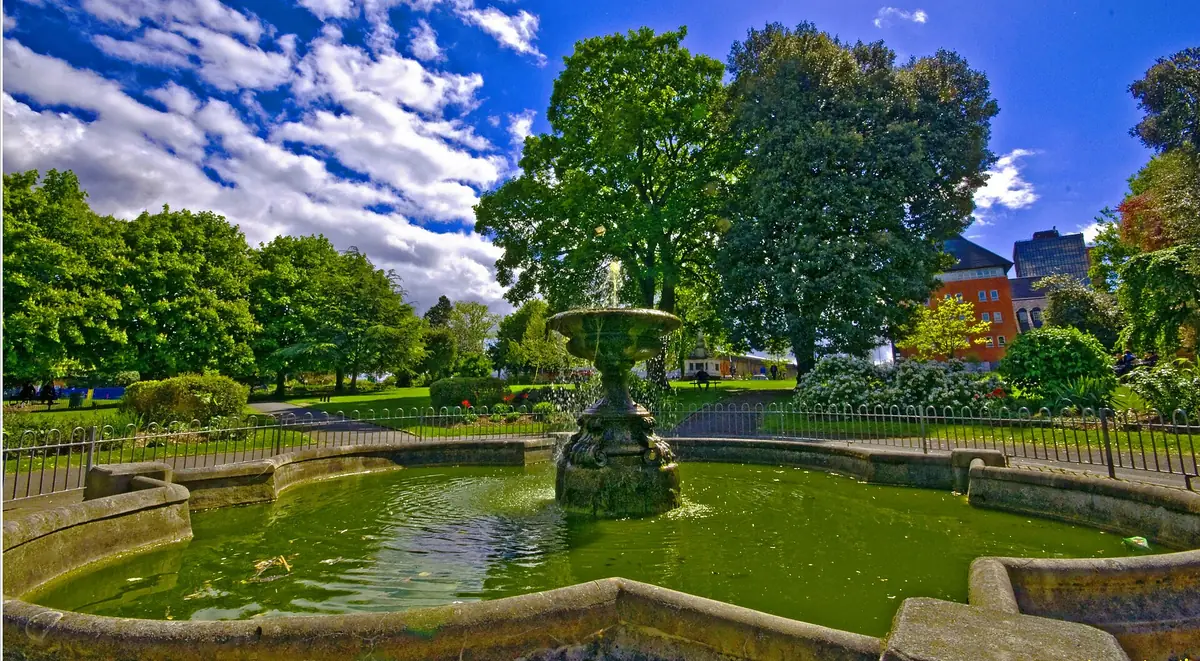 Manor Park, Sutton