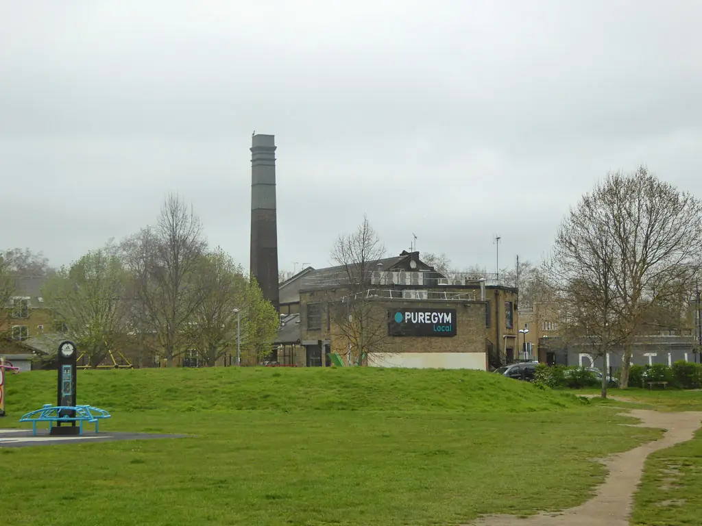 Mile End Park, Mile End