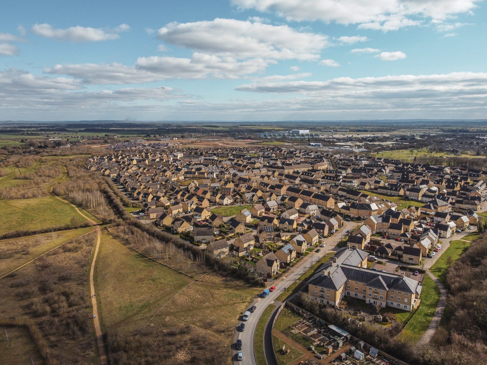 Carterton, Lechlade