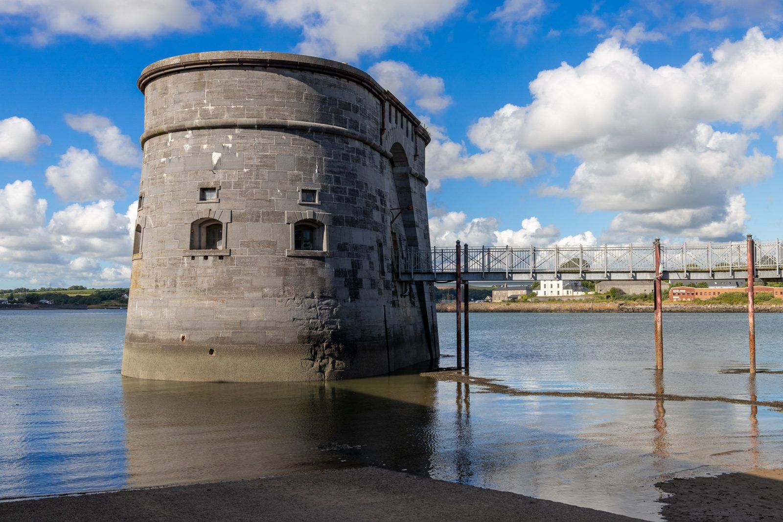 Pembroke Dock, Neyland