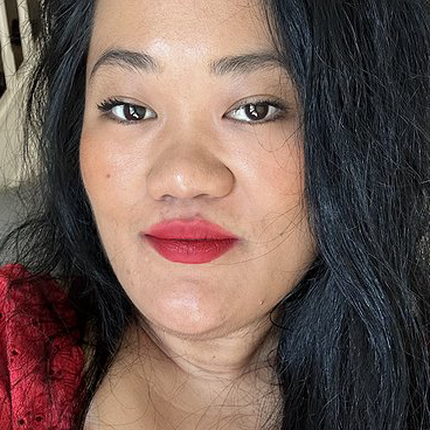 Saya G., live-in carer who could come to Carmarthenshire