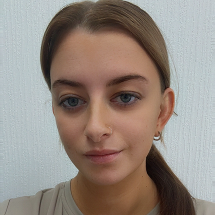 Chelsie B, carer