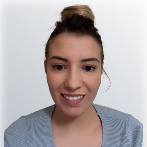 Denisa Petruta V, carer