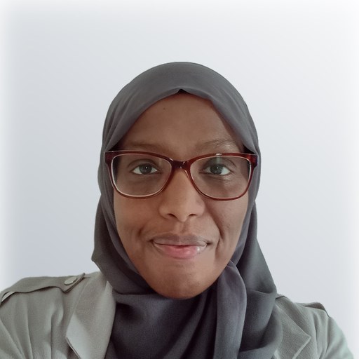 Muna G, carer