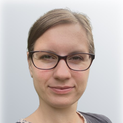 Agate F., carer in Cranleigh