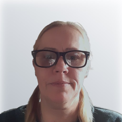 Maxine L, carer